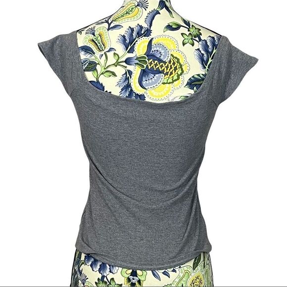 Guess Off The Shoulder Top Grey/Black Size M NWOT - Picture 2 of 4